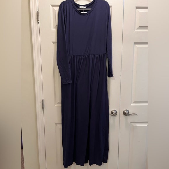 NWT Navy Maxi Dress Plus Size - Picture 1 of 2